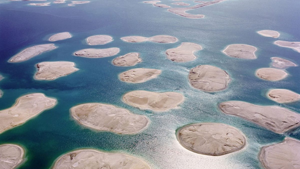 Dubai S Artificial Islands Are Sinking Into The Sea