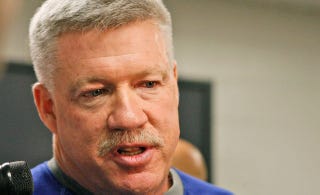 Illustration for article titled Giants Coordinator Kevin Gilbride Accidentally Murdered His Own Mustache