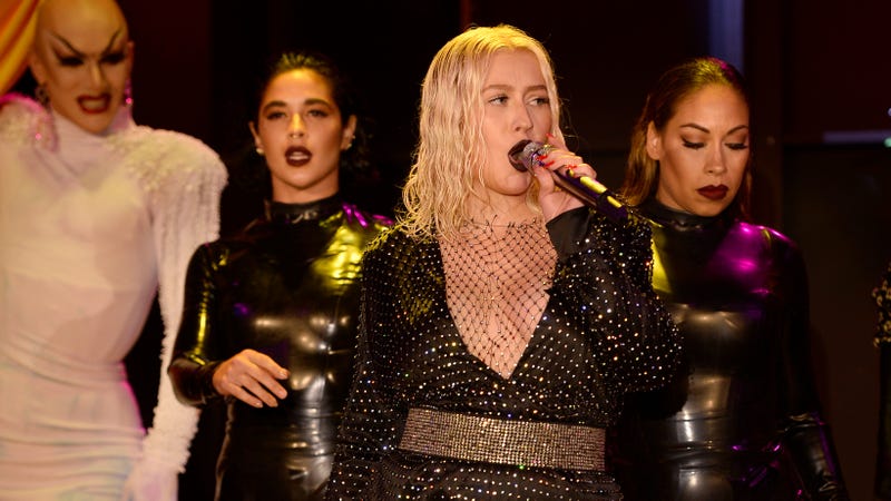 Illustration for article titled Christina Aguilera Joins Drag Race Megastars For Surprise NYFW Performance