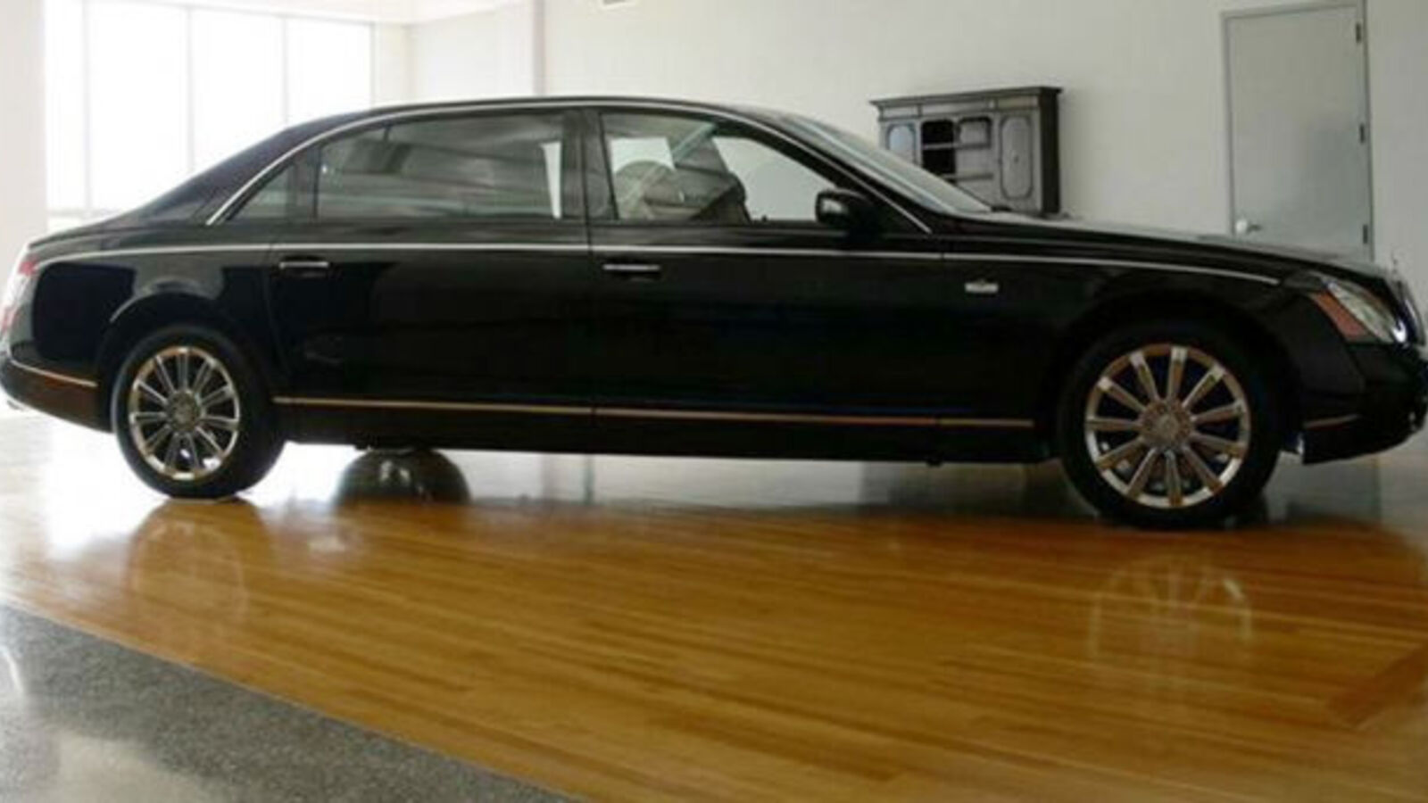 Maybach 62S Landaulet Buy It Now On EBay For Just 2.2 Million