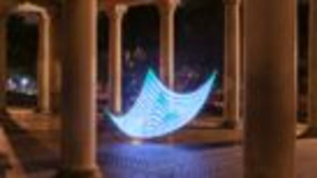 kickstarter light painting Glowing A Into Tube a LEDs Giant Can Turn Anyone of kickstarter light painting Glowing A Into Tube a LEDs Giant Can Turn Anyone of