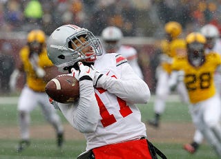 Illustration for article titled Ohio State Survives Minnesota, Keeps The Dream Alive