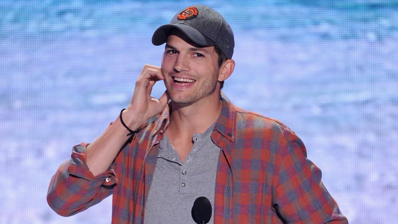 Illustration for article titled Teen Girl Exposes Principal After He Plagiarized Ashton Kutcher (?!?!?!) In Graduation Speech