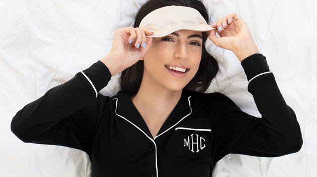 Stay In Bed All Weekend When You Get Crane & Canopy's Pajama Set For 40% Off