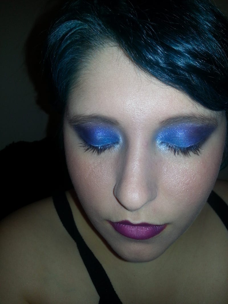 Illustration for article titled Space inspired makeup (with a link to a tutorial!)