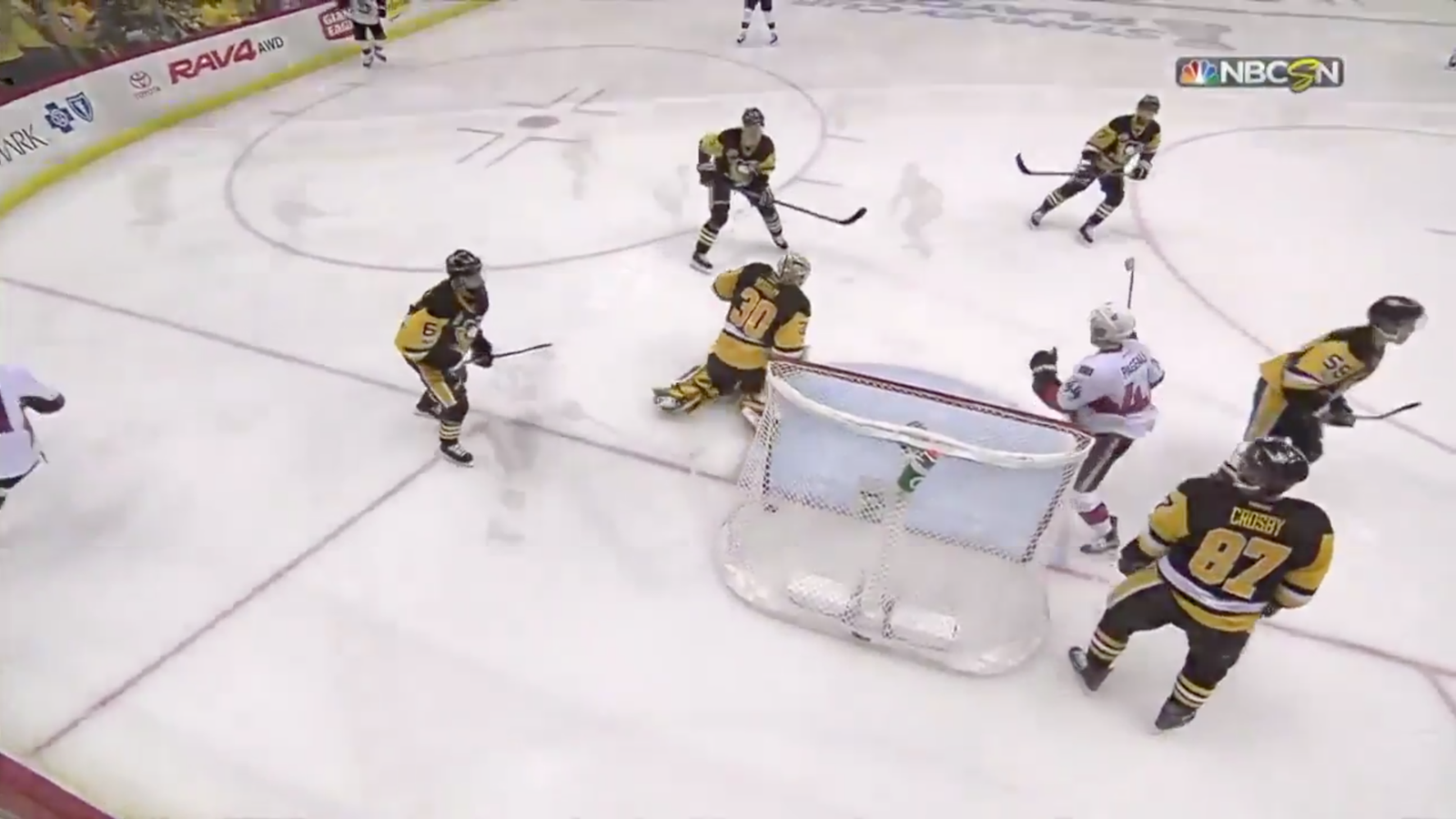 penguins score. penguins score.