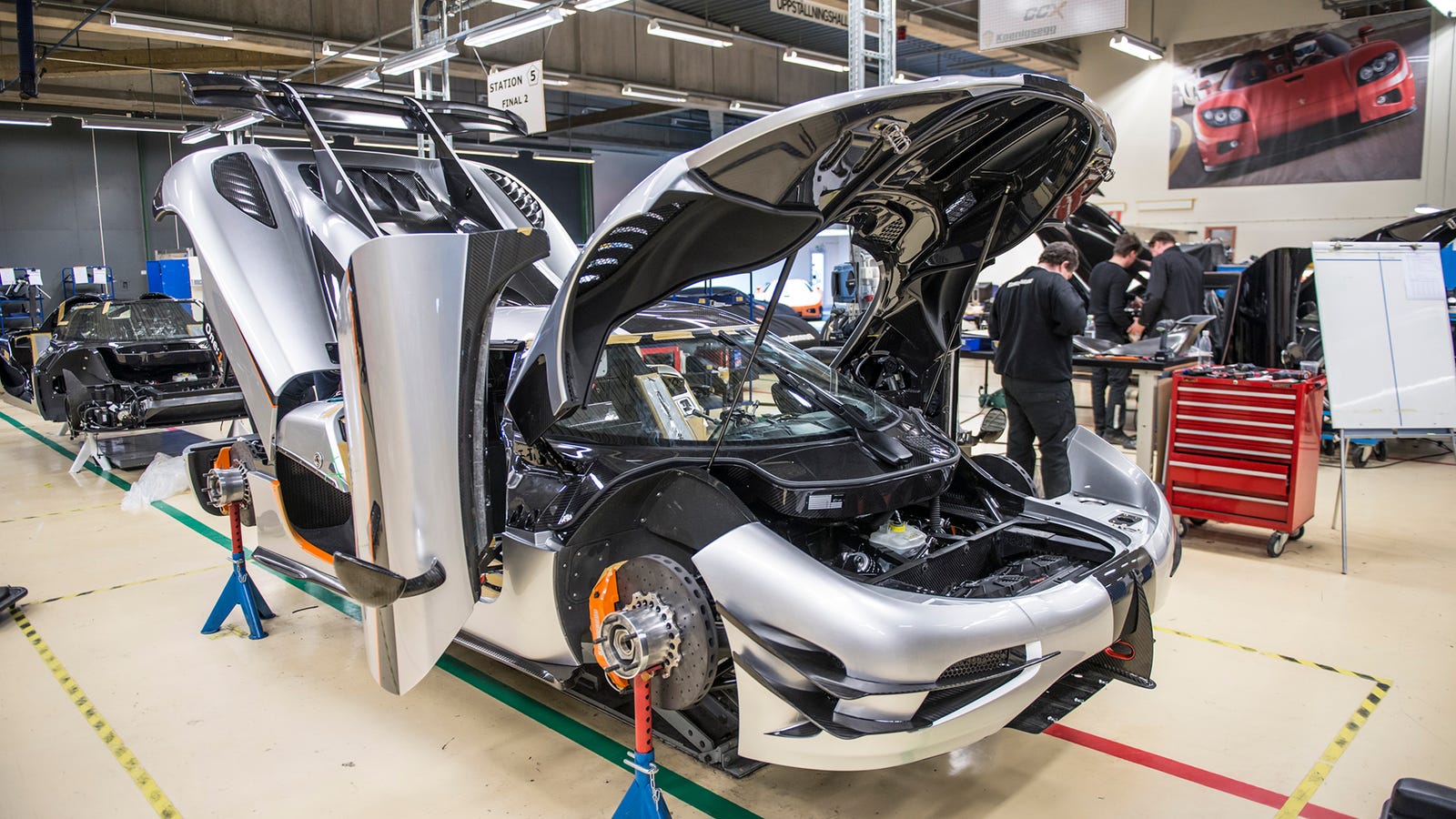 This Is The Final Build Process Of The Amazing Koenigsegg One1
