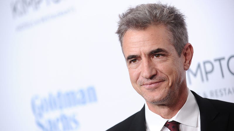 Illustration for article titled Dermot Mulroney will hunt Hanna in season 2