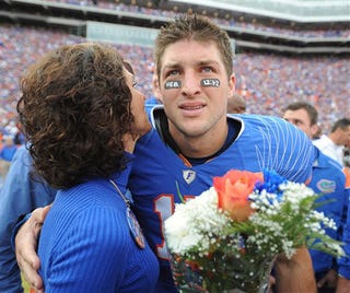 Illustration for article titled Super Bowl Showdown: College Quarterback To Star In Controversial Abortion Ad