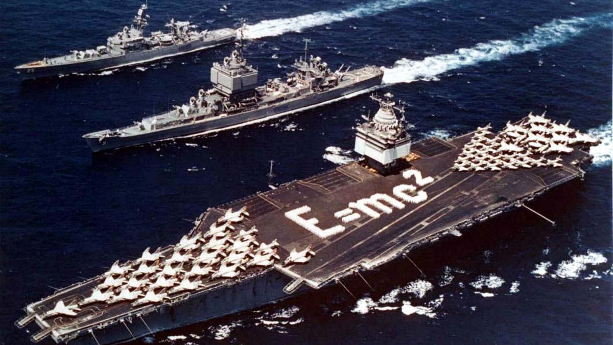 why the us navy should build smaller aircraft carriers