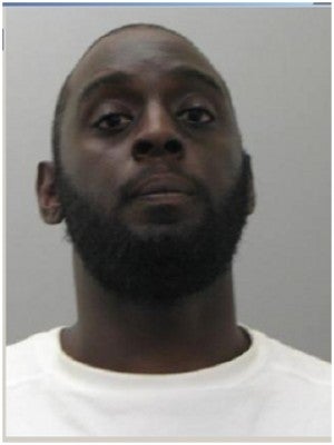 Illustration for article titled Who Tries To Board An Airplane With A Loaded Gun? Darius Miles, That's Who