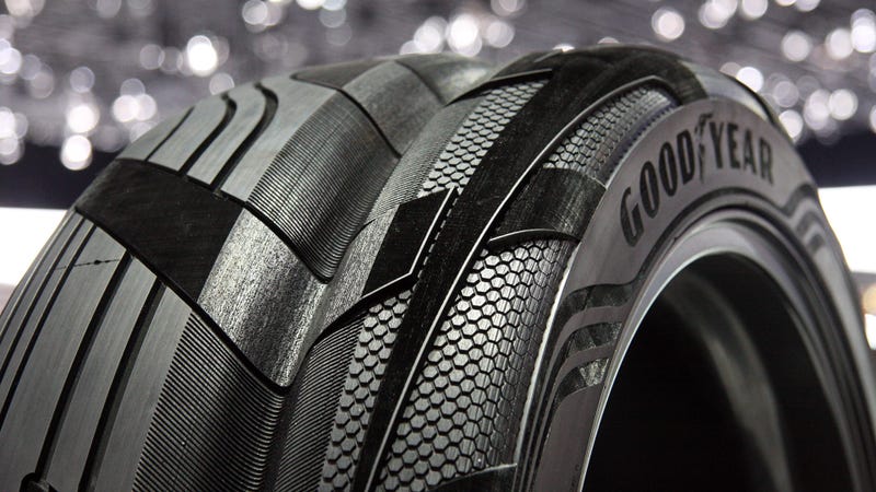 Illustration for article titled Goodyear's Clever Concept SUV Tire Has The Grand Canyon In The Middle