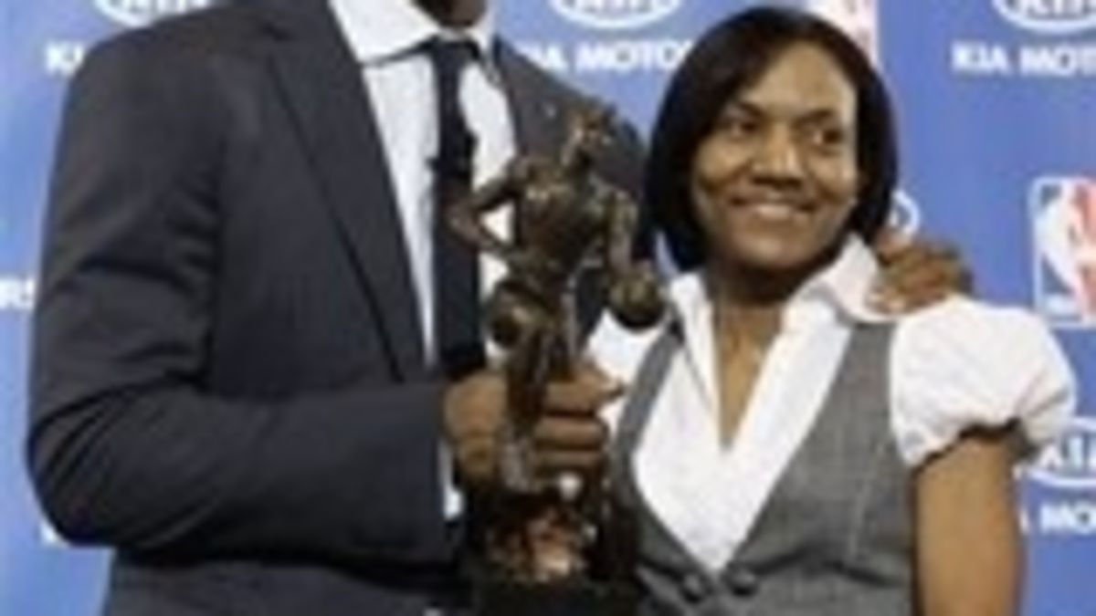 Illustration for article titled Anatomy Of A Rumor: How The Gloria James/Delonte West Sex Story Went Viral