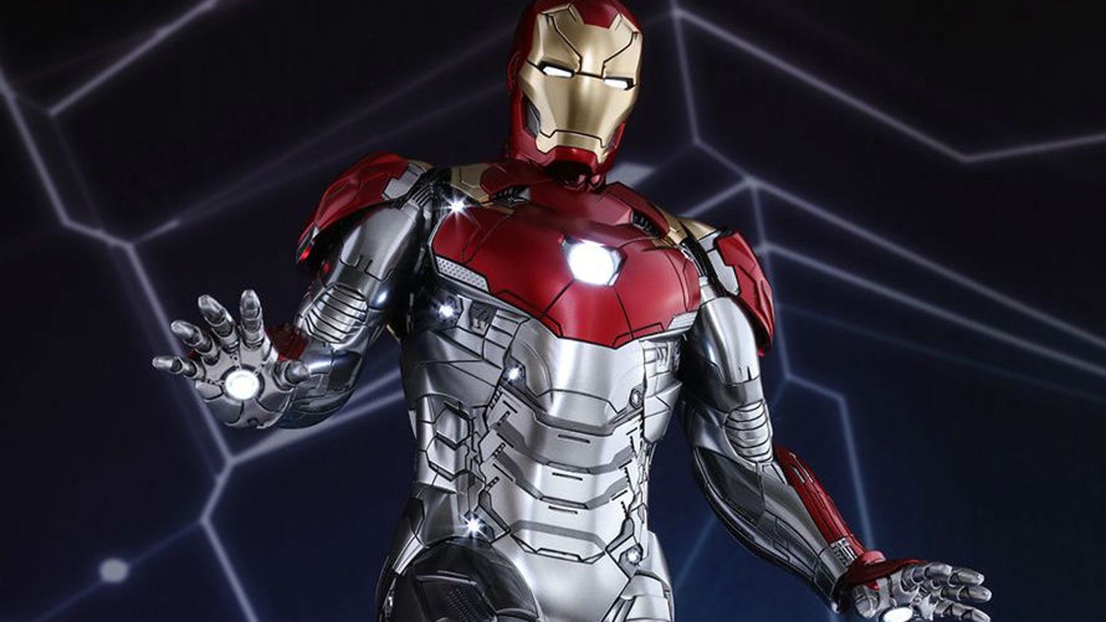Our Best Look Yet At Iron Mans New Suit From Spider Man Homecoming