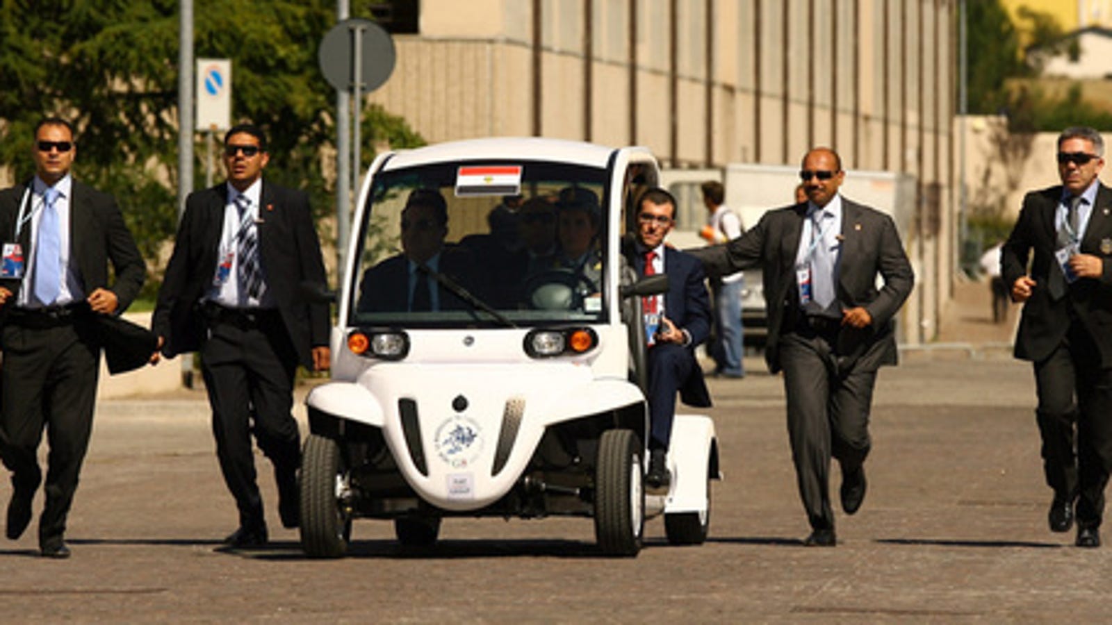 G8 Leaders Look Silly Shuttled Around In Gem Electric Cars
