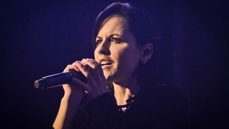 Illustration for article titled Cranberries singer Dolores O'Riordan died in a "tragic accident," coroner reveals