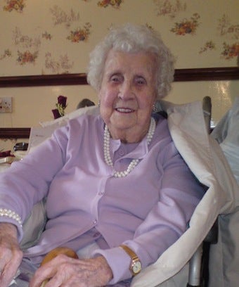 Illustration for article titled Oldest Twitterer Dies At 104
