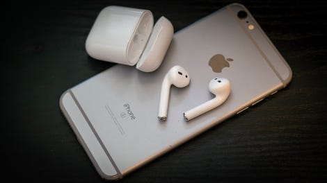 airpods pro keep falling out