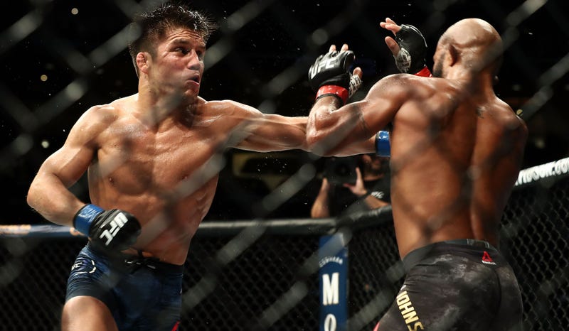 Illustration for article titled The UFC's Greatest-Ever Champion Finally Loses