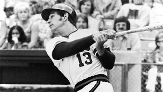 Illustration for article titled In The 1980s, Bobby Valentine Chased Hookers Down The Street Until They Left His Sports Bar Alone