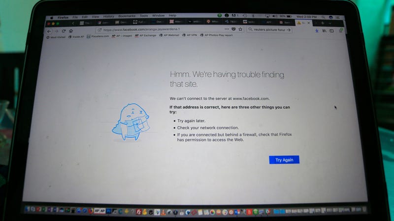 Illustration for article titled Sri Lanka Blocked Facebook This Week for Allegedly Spreading Hate Speech and Violence