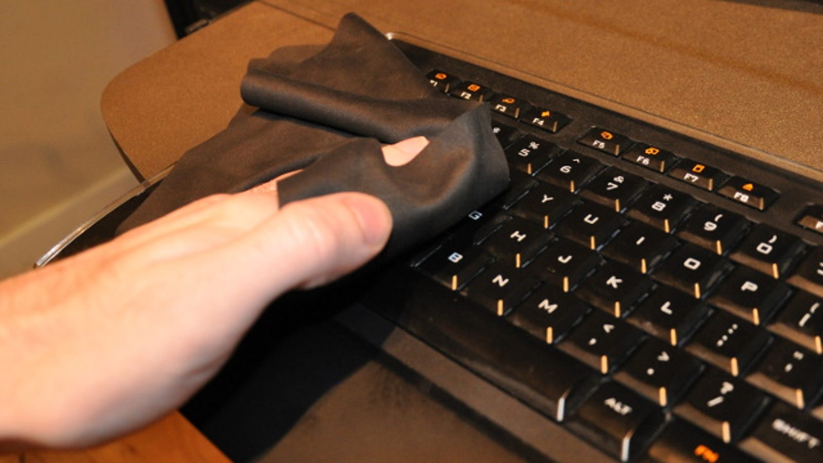 how to lock keyboard for cleaning