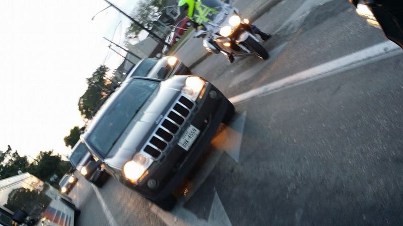 Illustration for article titled Jeep Driver Likes to Run Motorcyclists Off The Road