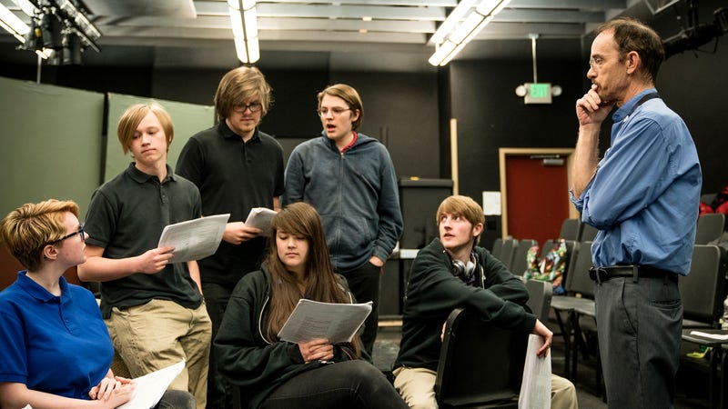 Illustration for article titled Unclear Why Stagehand Wrote Heartfelt Little Notes To Everyone In Cast