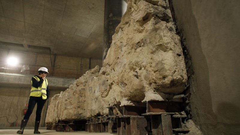 Illustration for article titled A New Apple Store in Spain Is Being Built on 15th Century Ruins