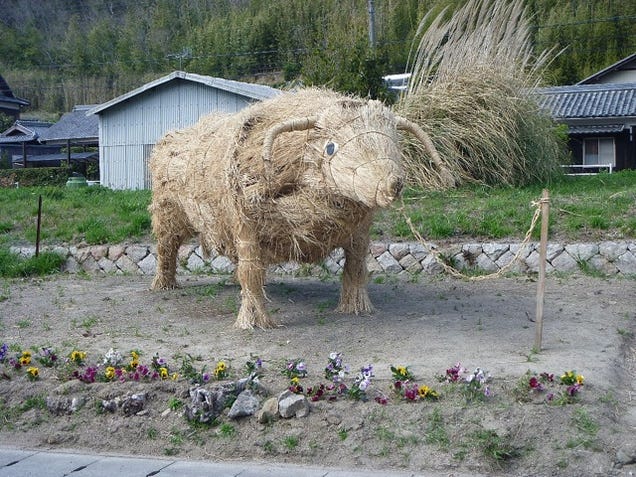 Japan's Straw Beasts Are Huge, Wonderful, and Highly Flammable