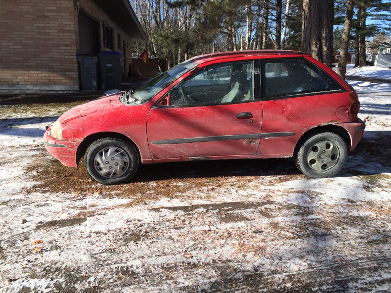 Review 1996 Geo Metro Hatchback