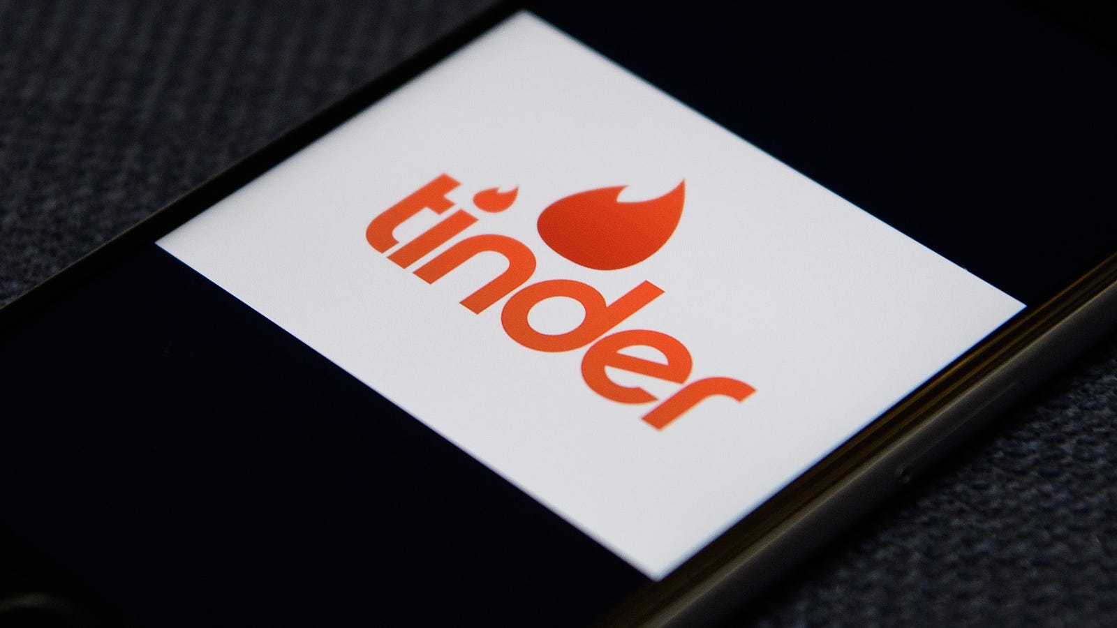 photo of Study: Tinder Users Aren't Having More Casual Sex Than the Average Horny Person image