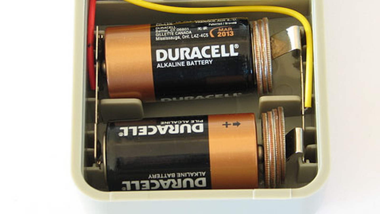 difference between c and d battery
