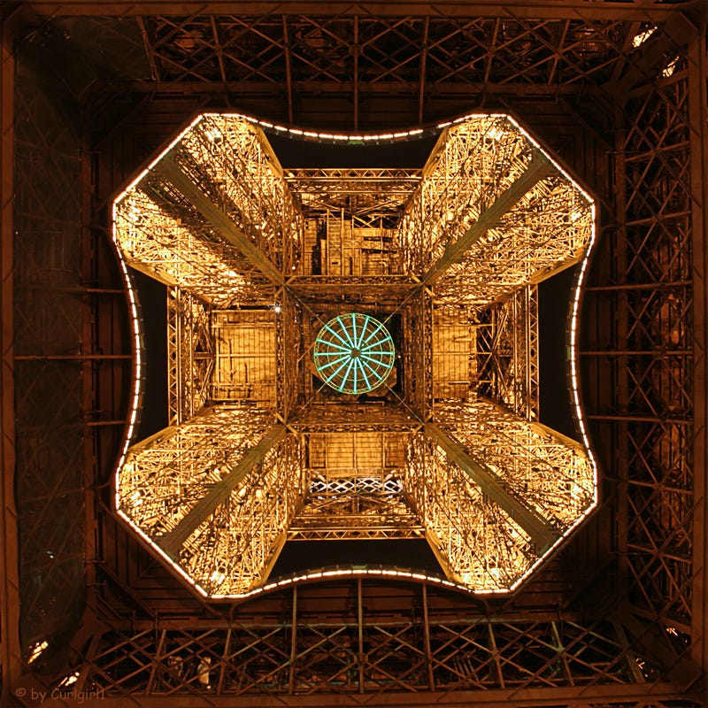 Illustration for article titled The best view of the Eiffel Tower doesn't look like the Eiffel Tower