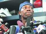 Illustration for article titled Angry Columnist Says T.O. Owes Werder An Apology