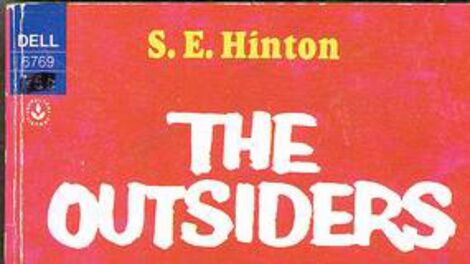 S.E. Hinton explains The Outsiders’ tragic ending: “I am a stone cold