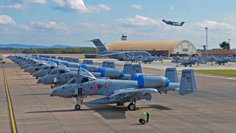 Illustration for article titled How Many A-10 Combat Planes Can You Count In This Photo?