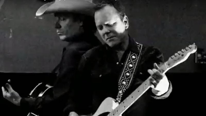 (Screenshot: Can't Stay Away video/YouTube)