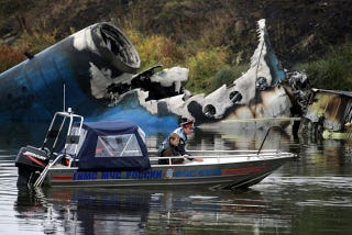 Illustration for article titled The Lokomotiv Yaroslavl Plane Crash Was Due To Pilot Error, Drugs, Shitty Working Conditions