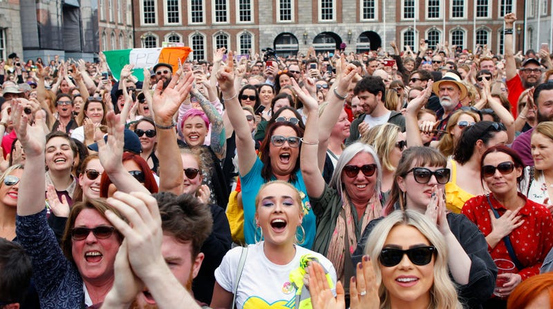 Hasil gambar untuk Ireland votes to overturn its abortion ban, â€˜culmination of a quiet revolution,â€™ prime minister says
