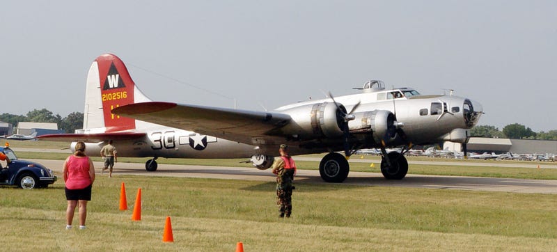 Illustration for article titled Want To Pilot A B-17 Flying Fortress Like The Memphis Belle