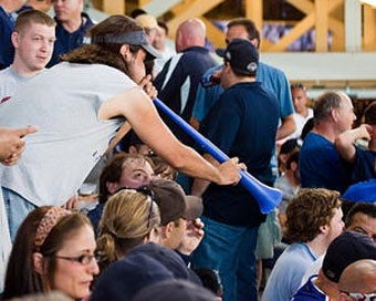 Illustration for article titled Yankee Stadium Crushes American Vuvuzela Craze Before It Begins