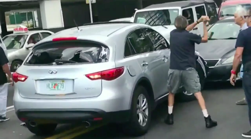 Illustration for article titled Watch A Hit-And-Run Driver Get Instant Karma In The Form Of A Sledgehammer