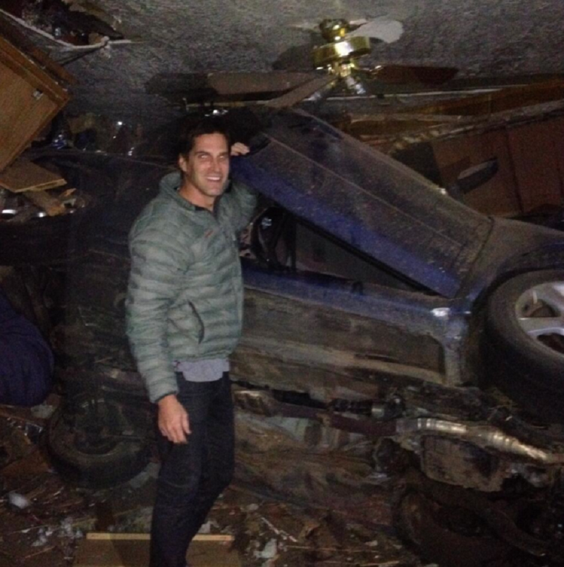 Illustration for article titled Mitt Romney's Son Rescues Victims, Smiles For Photo Op