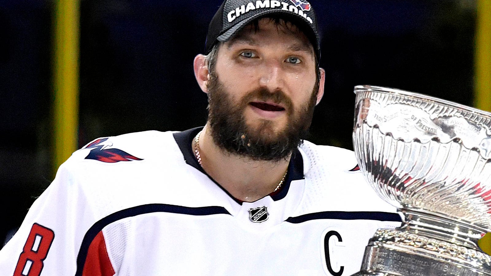 Ovechkin Knocks Out Rest Of Teeth While Kissing Stanley Cup1600 x 900