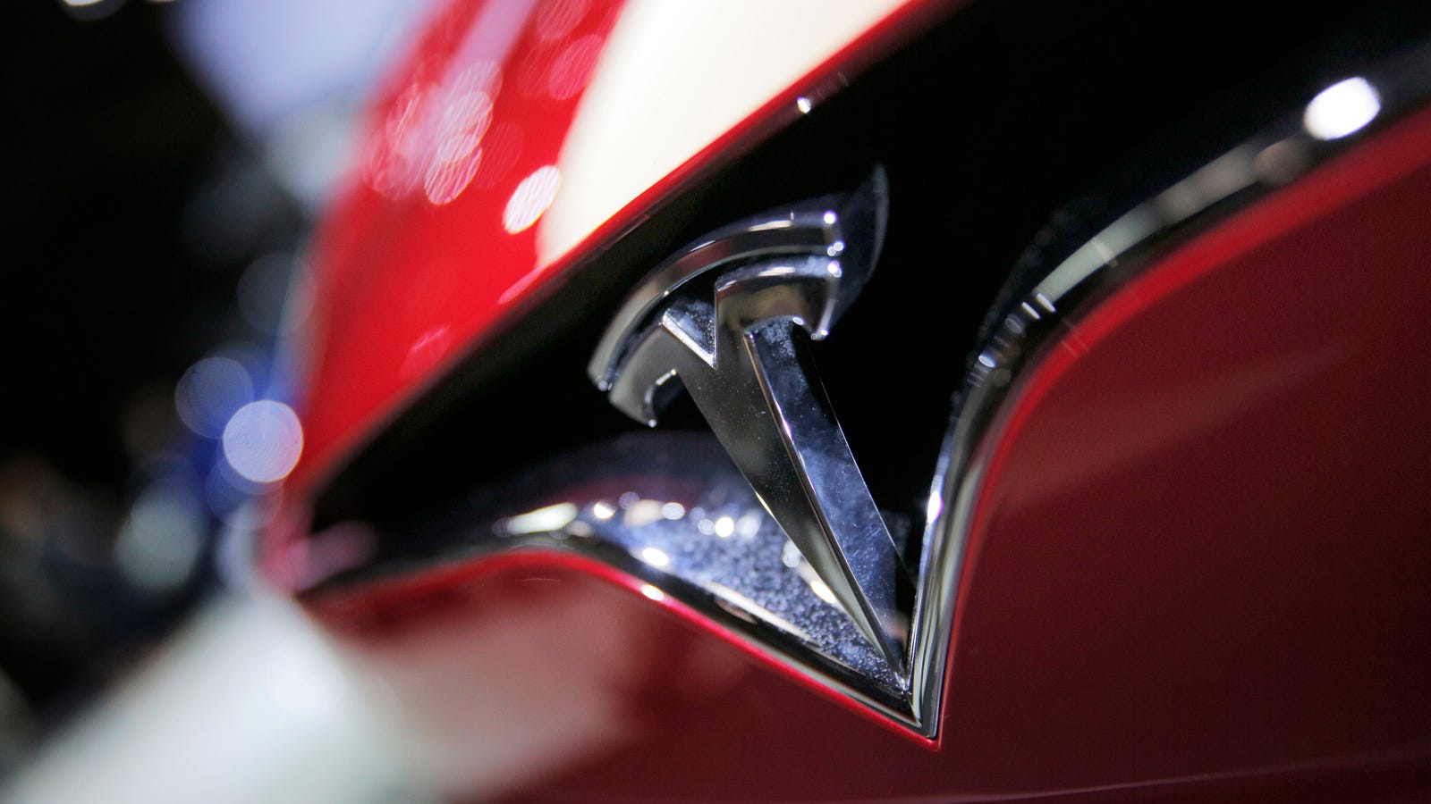 Two More High Ranking Tesla Employees Are Out Amid Model 3