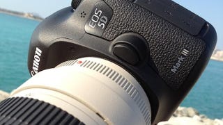 Illustration for article titled Is This the Face of the Canon 5D Mark III?