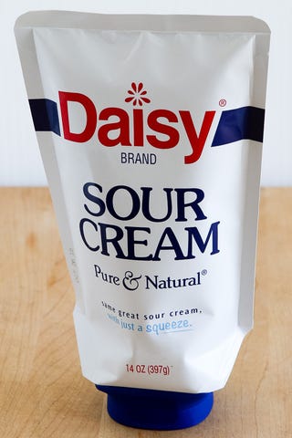 Illustration for article titled PSA Do NOT buy this sour cream in THIS container like my mother did