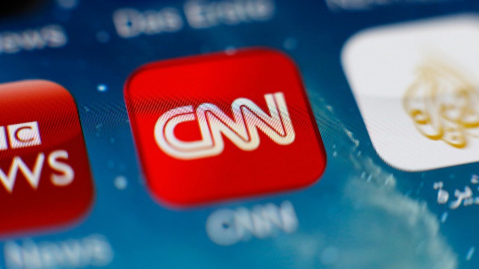 3 Cnn Journalists Resign After Retracting Trump Russia Ties Story 9447