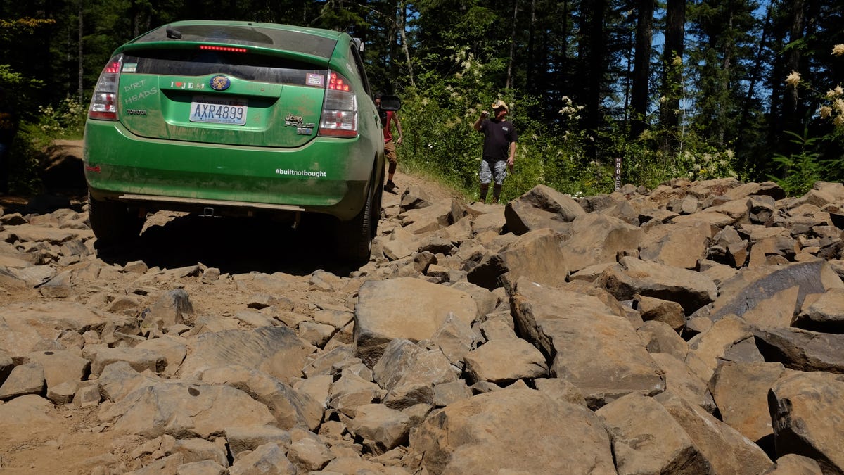 This Lifted Prius Trolls Jeeps